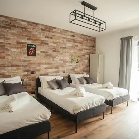 The Brick 194, 7 Posti Letto, Parcheggio E Posto Bici Udine