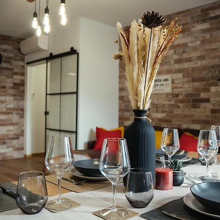 Apartment The Brick 194, 7 Posti Letto, Parcheggio E Posto Bici *